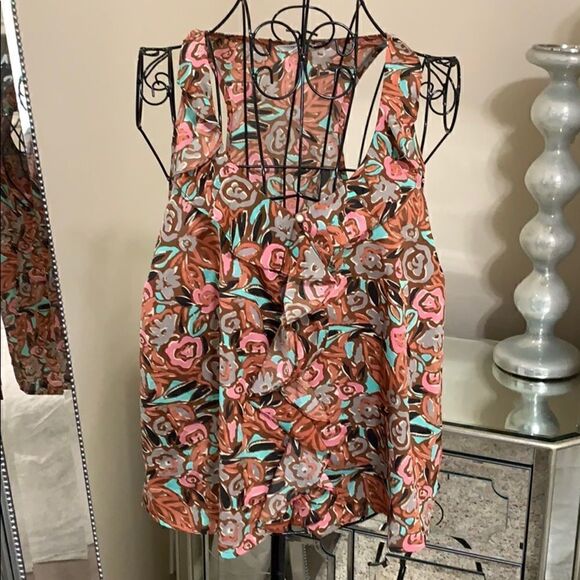 I LOVE H81 Ruffle front floral tank size M - Picture 2 of 7